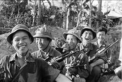 CHÂN DUNG NGƯỜI LÍNH CỤ HỒ TRONG CHƯƠNG TRÌNH NGỮ VĂN 9