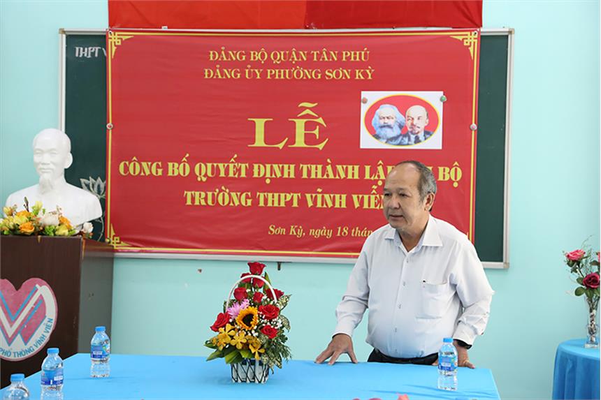 Ngày 18/10/2022 tại Trường THPT Vĩnh Viễn, lễ công bố quyết định thành lập chi bộ trường THPT Vĩnh Viễn